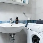 Stylish 1br Kalaranna, Walk To Old Town, Port, Cafes Apartament Tallin