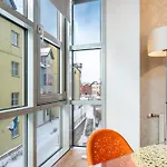Stylish 1br Kalaranna, Walk To Old Town, Port, Cafes * Tallin