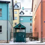 Stylish 1br Kalaranna, Walk To Old Town, Port, Cafes *