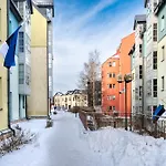 Stylish 1br Kalaranna, Walk To Old Town, Port, Cafes Apartment