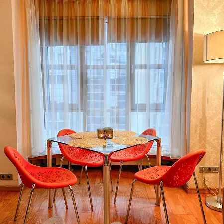 Stylish 1br Kalaranna, Walk To Old Town, Port, Cafes 아파트 *