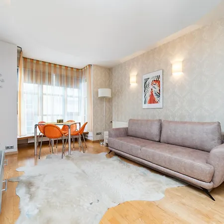 Stylish 1br Kalaranna, Walk To Old Town, Port, Cafes Διαμέρισμα