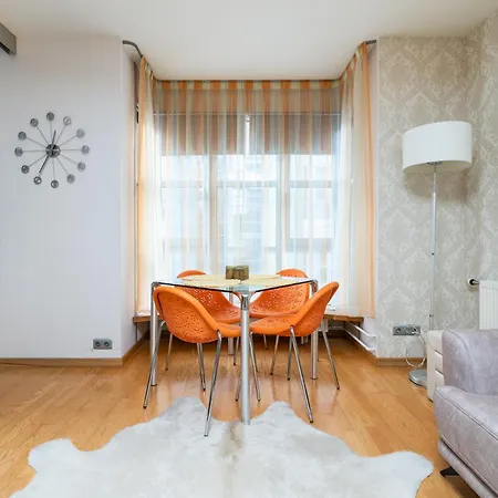 Stylish 1br Kalaranna, Walk To Old Town, Port, Cafes شقة تالين