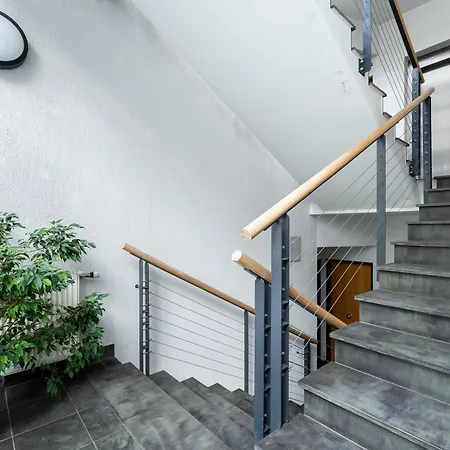 Апартаменти Stylish 1br Kalaranna, Walk To Old Town, Port, Cafes