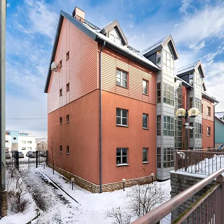 Stylish 1br Kalaranna, Walk To Old Town, Port, Cafes شقة *