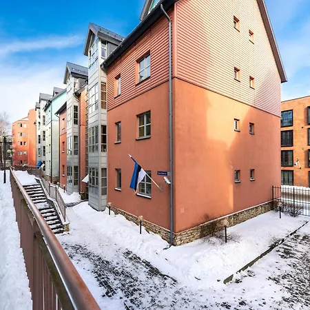 شقة Stylish 1br Kalaranna, Walk To Old Town, Port, Cafes تالين