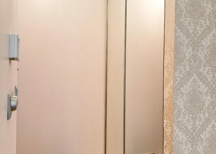 Stylish 1br Kalaranna, Walk To Old Town, Port, Cafes 아파트 *