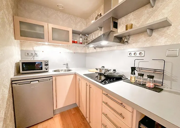 아파트 Stylish 1br Kalaranna, Walk To Old Town, Port, Cafes 탈린