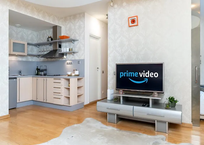 Stylish 1br Kalaranna, Walk To Old Town, Port, Cafes *