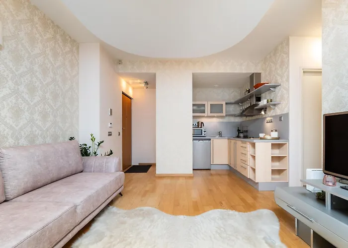 Stylish 1br Kalaranna, Walk To Old Town, Port, Cafes *