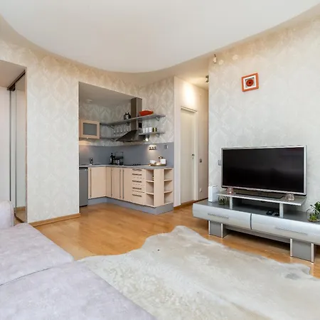 Stylish 1br Kalaranna, Walk To Old Town, Port, Cafés