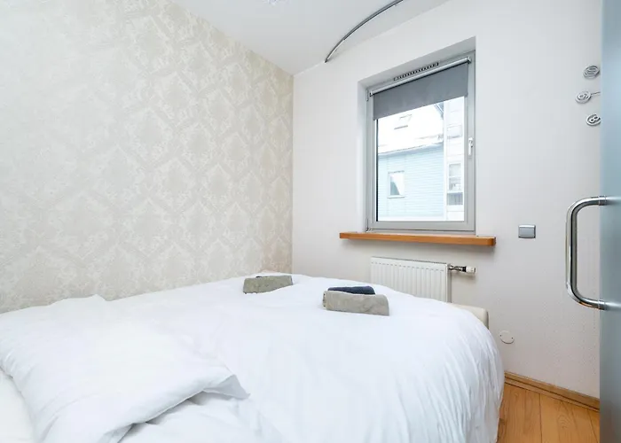 Stylish 1br Kalaranna, Walk To Old Town, Port, Cafés Appartement