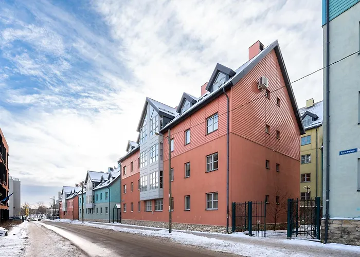 Stylish 1br Kalaranna, Walk To Old Town, Port, Cafés *